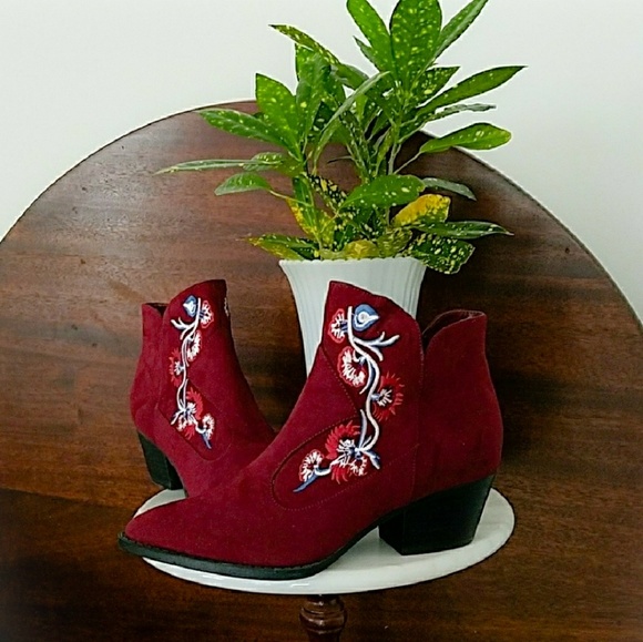 Carlos Santana Shoes - Carlos Santana Embroidered Ankle Boots